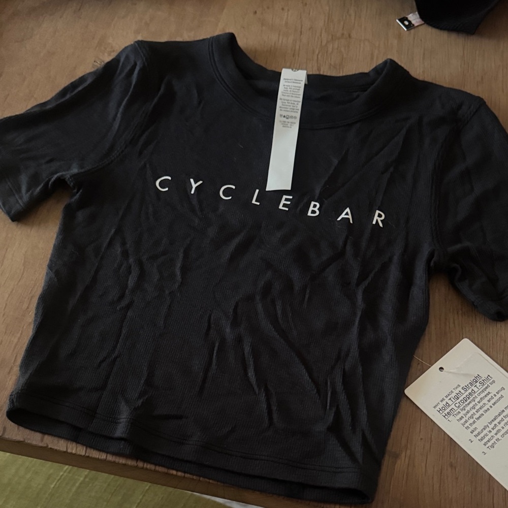 LuLulemon hold tight straight hem cropped T-shirt CYCLEBAR collab size 2 NWT